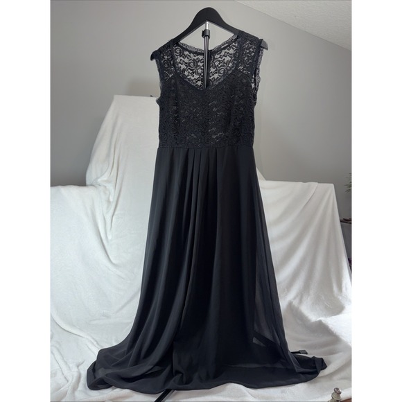 Miusol Dresses & Skirts - Classic Timeless Miusol Gown Black Lace Top Long Chiffon Skirt Gown Med Elegant‎